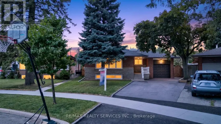 Detached at 18 SPENCELY COURT, Toronto