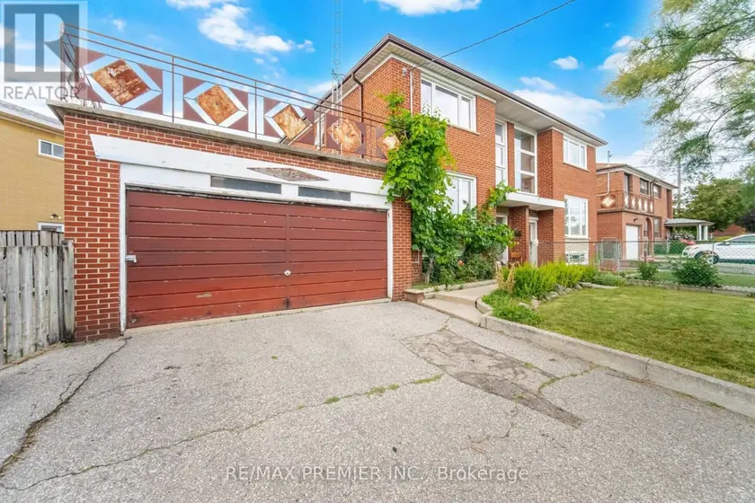 Semi-Detached/Link at 148 GILTSPUR DRIVE, Toronto