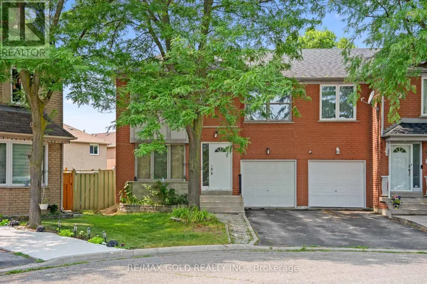 Semi-Detached/Link at 27 LOFTY PINES PLACE, Brampton