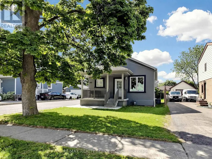 Detached at 102 WOODWARD AVENUE, Brampton