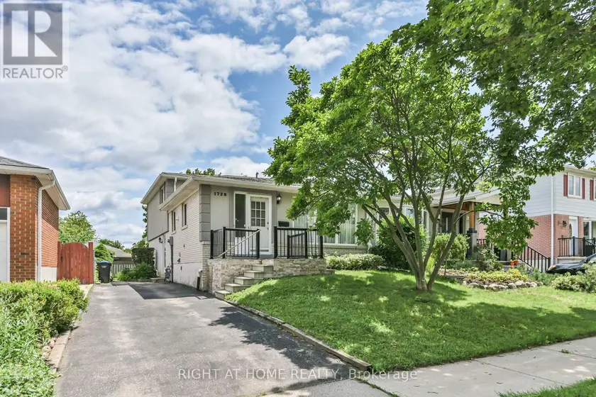Semi-Detached/Link at 1728 PICKMERE COURT, Mississauga