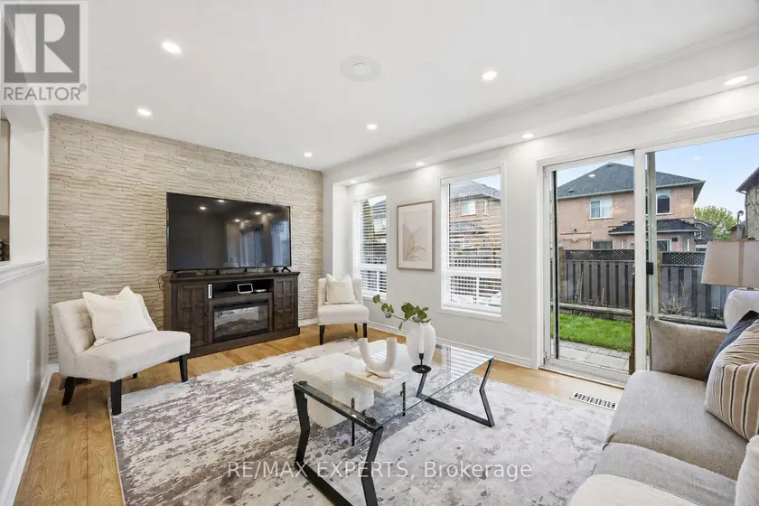 Detached at 40 DILLS CRESCENT, Milton