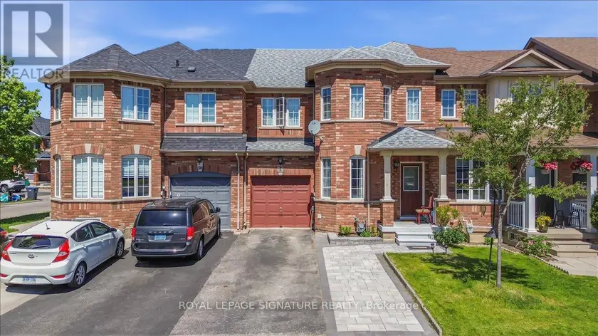 Townhouse at 28 POMPANO PLACE, Brampton