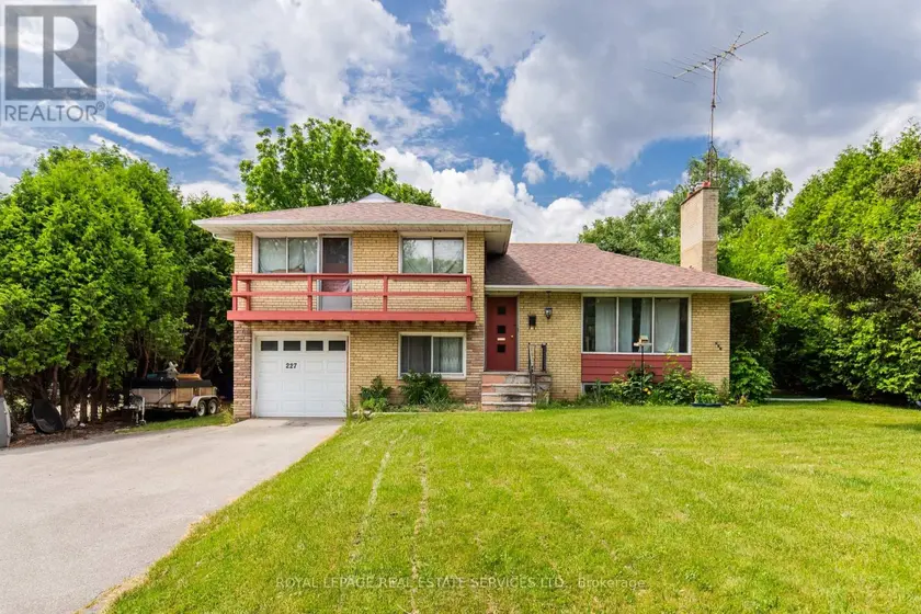 Detached at UNIT #2 - 227 LAKESHORE ROAD W, Oakville