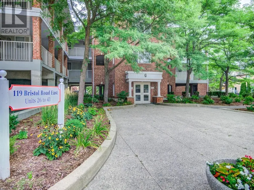 Apartment at 42 - 119 BRISTOL ROAD E, Mississauga