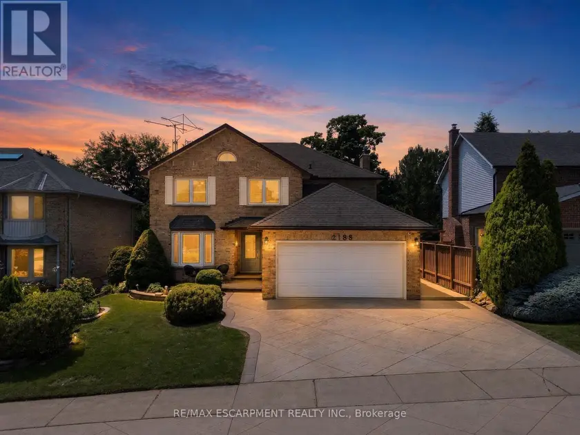 Detached at 2188 BADER CRESCENT, Burlington