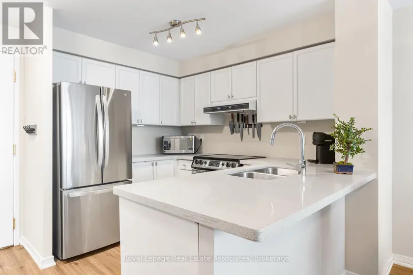 Apartment at PH7 - 2565 ERIN CENTRE BOULEVARD, Mississauga