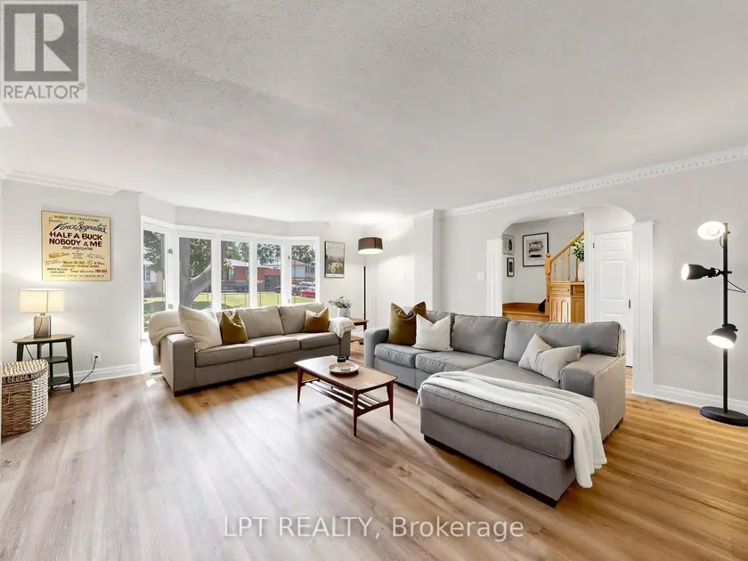 Detached at 70 ROBERTS CRESCENT, Brampton