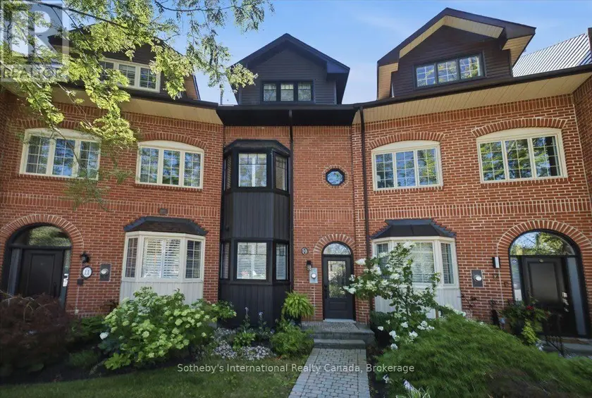 Townhouse at 10 SOUTHWIND TERRACE, Oakville