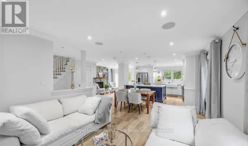 Detached at 6760 DOLMAGE COURT, Mississauga