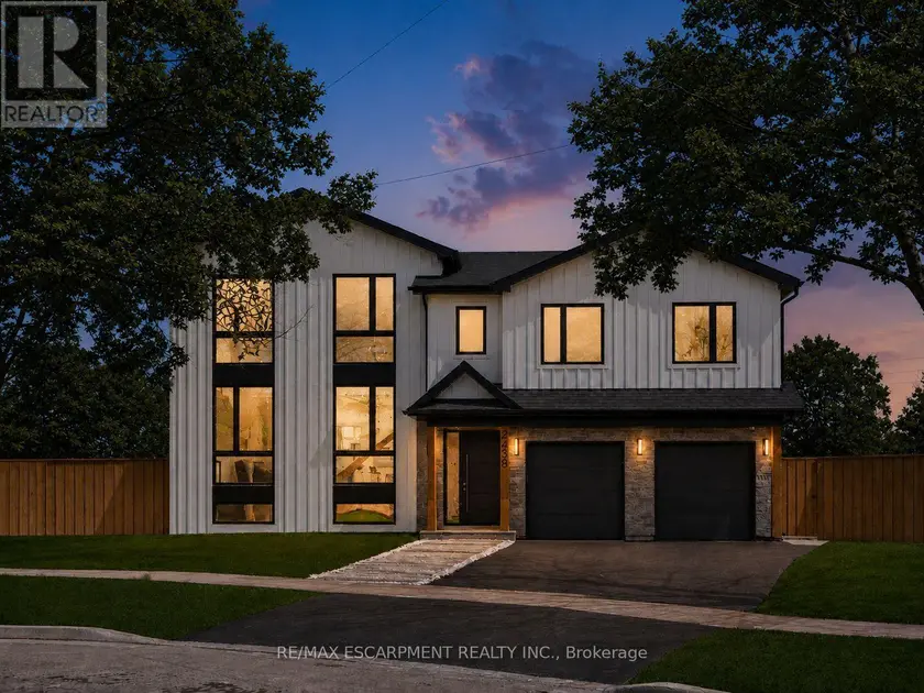 Detached at 2488 BRIDGE ROAD, Oakville
