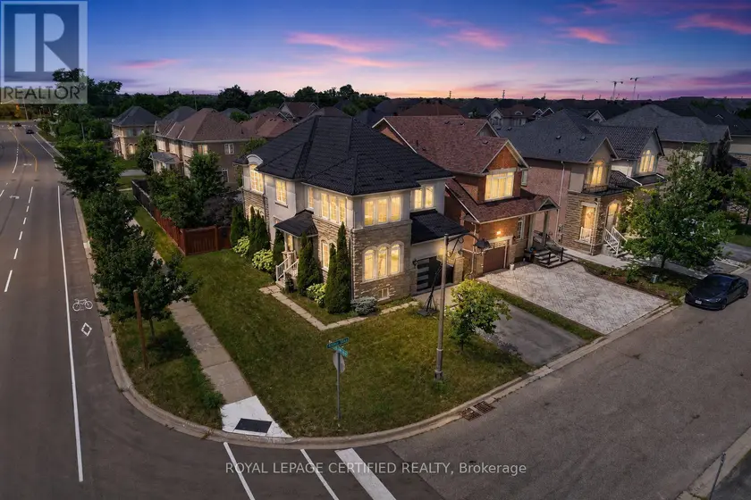 Detached at 2561 GRAND OAK TRAIL, Oakville