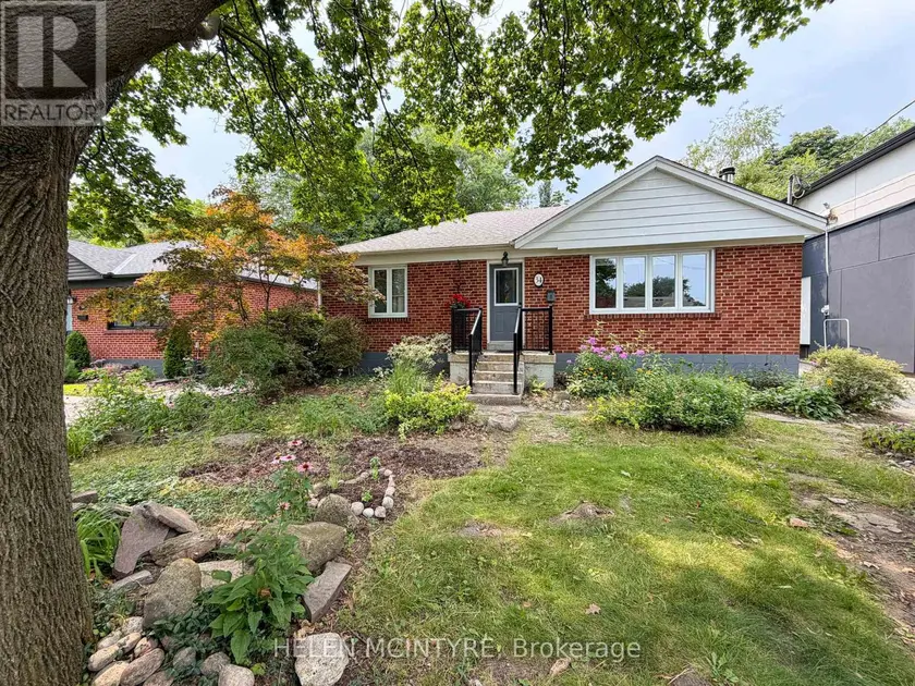 Detached at 34 DUNNING CRESCENT, Toronto (Alderwood)