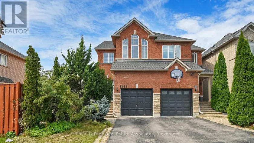 Semi-Detached/Link at UPPER - 3285 APRICOT STREET, Mississauga
