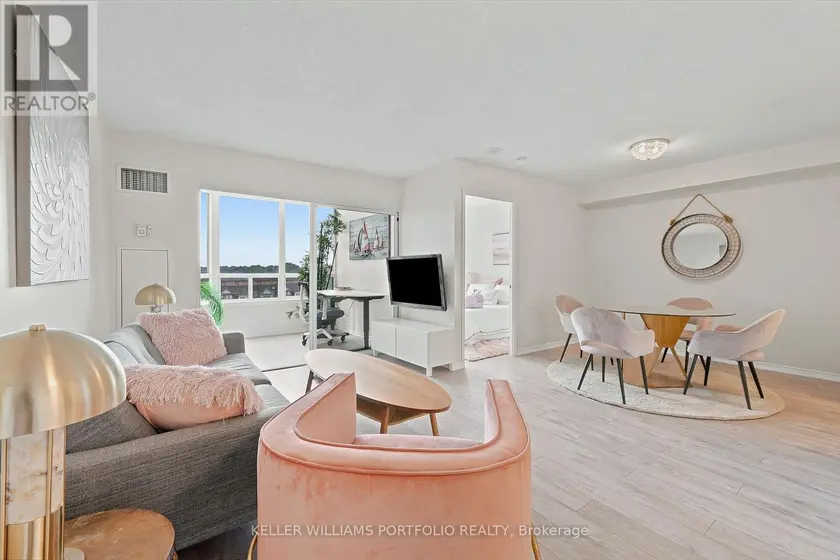 Apartment at 605 - 135 HILLCREST AVENUE, Mississauga