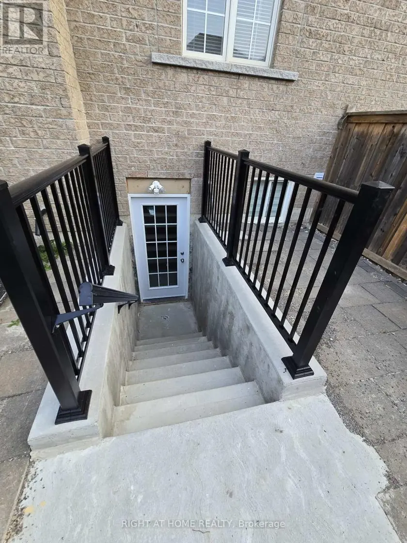 Semi-Detached/Link at LOWER - 5323 TENTH LINE W LINE, Mississauga