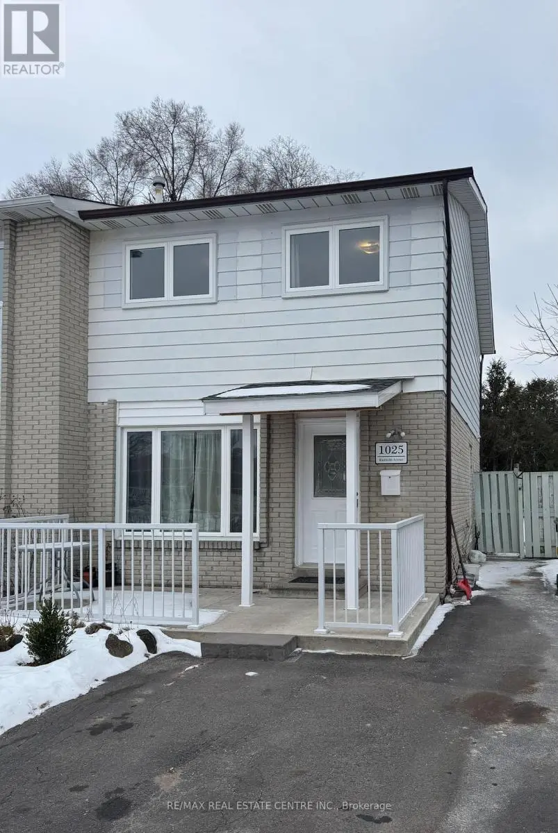 Semi-Detached/Link at -UPPER LEVEL - 1025 BLAIRHOLM AVENUE, Mississauga