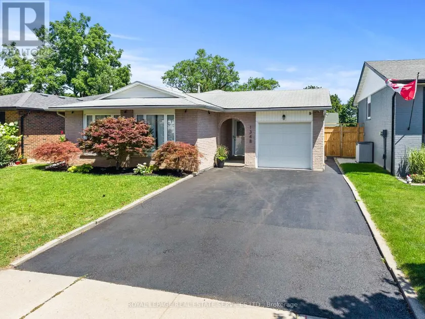 Detached at 1348 JANINA BOULEVARD, Burlington