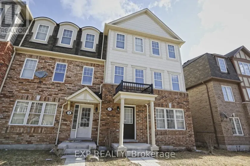Townhouse at 11 CROSSBILL ROAD, Brampton