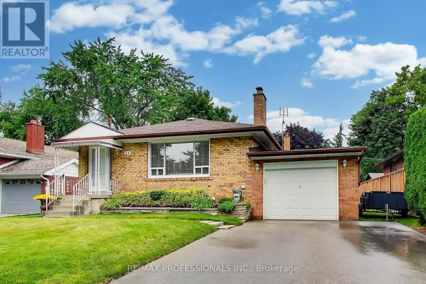 Detached at 24 BEAVERBROOK AVENUE, Toronto