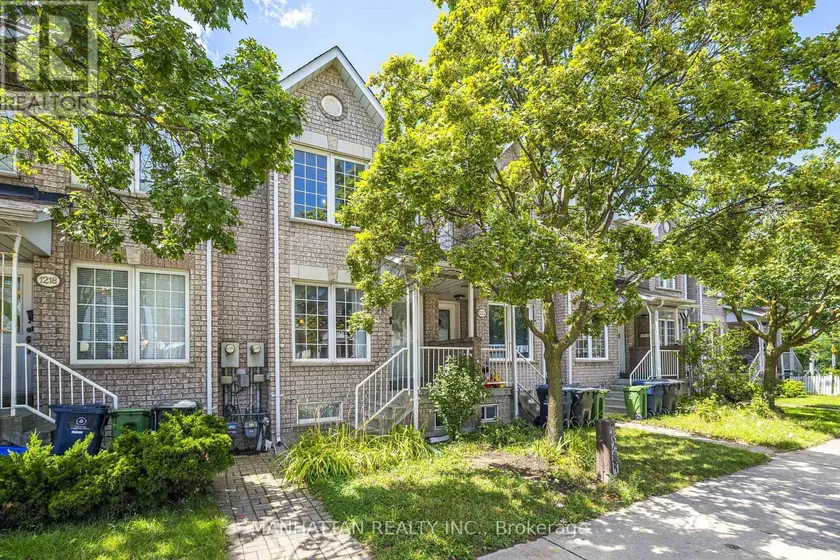 Townhouse at 1220 WESTON ROAD, Toronto (Mount Dennis)