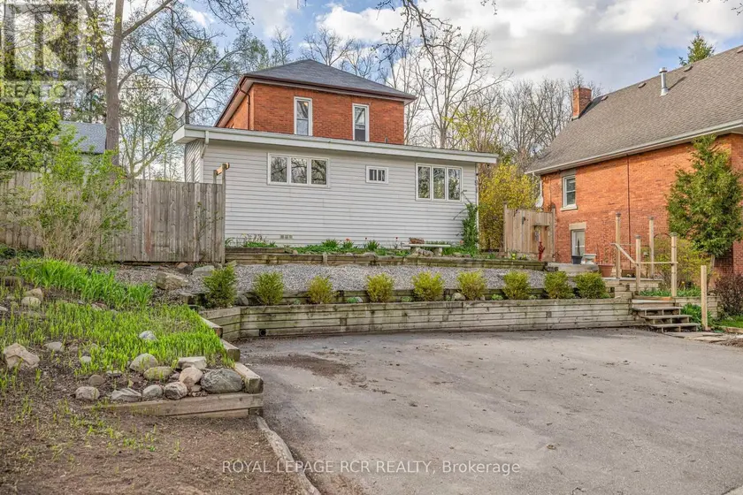 Detached at 91 KING STREET W, Caledon