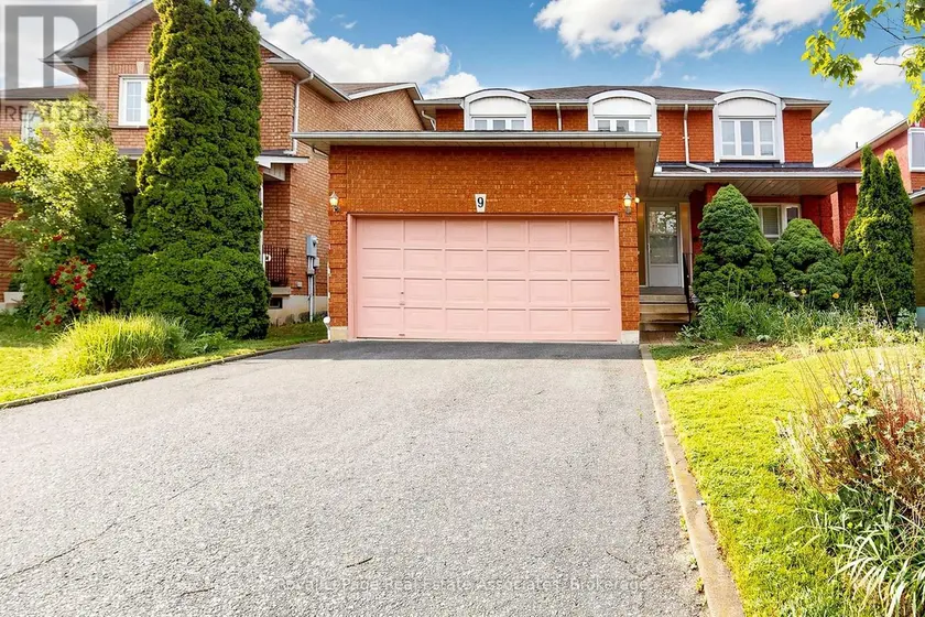 Detached at 9 KINGSPLATE CRESCENT, Toronto