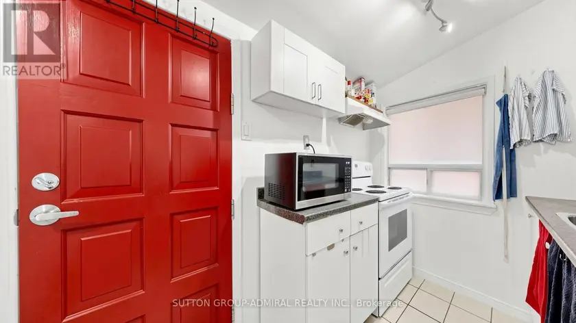 Detached at 75 ROCKCLIFFE BOULEVARD, Toronto