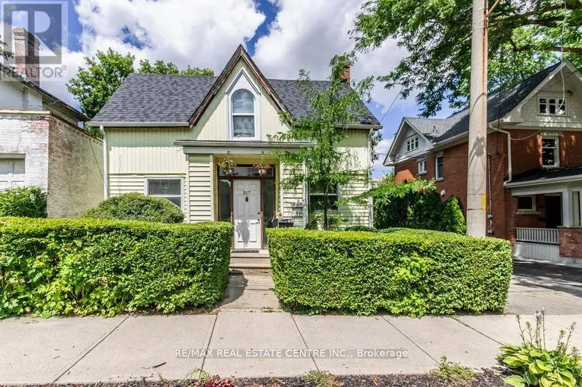 Detached at 215-217 QUEEN STREET, Milton