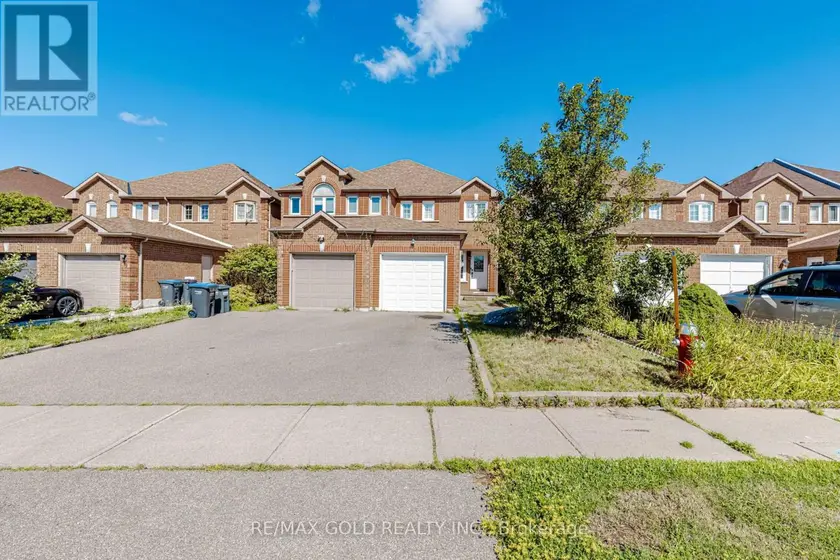 Townhouse at 12 MCCLEAVE CRESCENT, Brampton