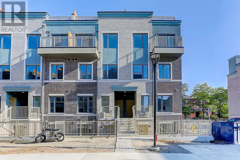 Townhouse at 71 - 5 WILLIAM JACKSON WAY, Toronto