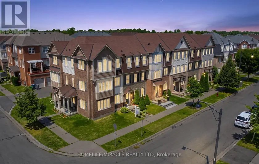 Townhouse at 22 CROSSBILL ROAD, Brampton