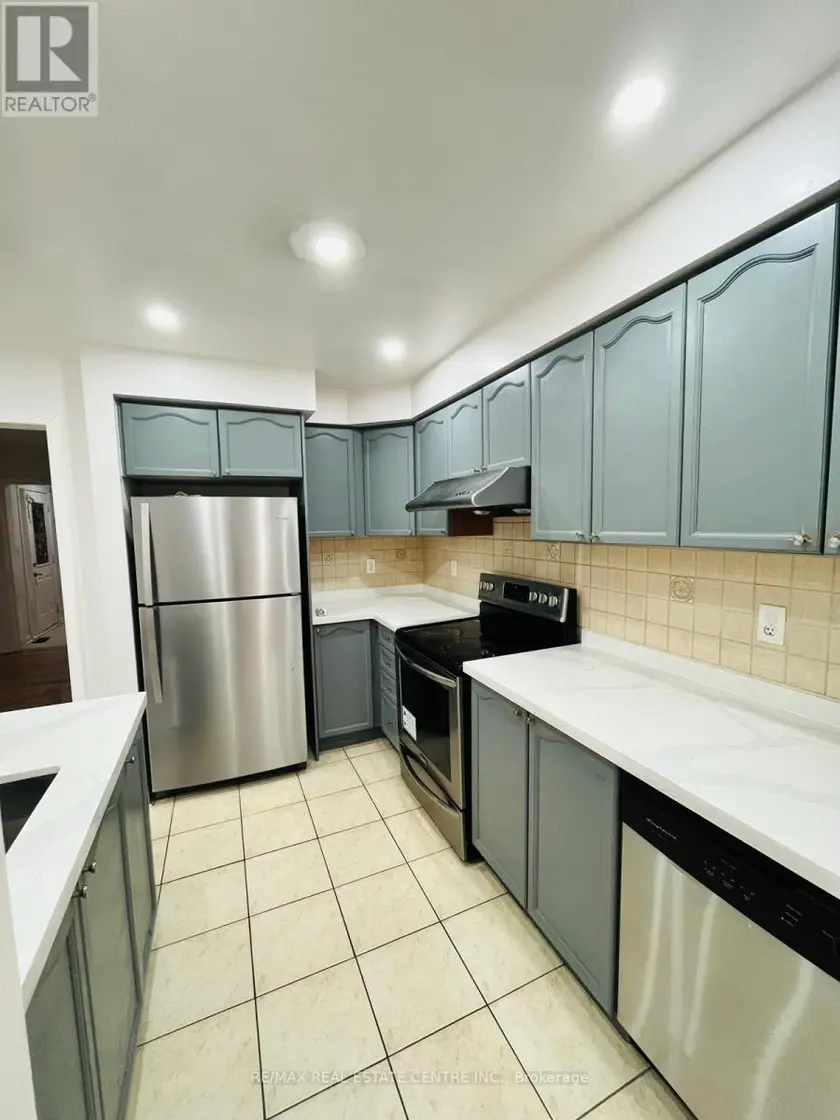 Semi-Detached/Link at UPPER LEVEL - 48 HERDWICK STREET, Brampton