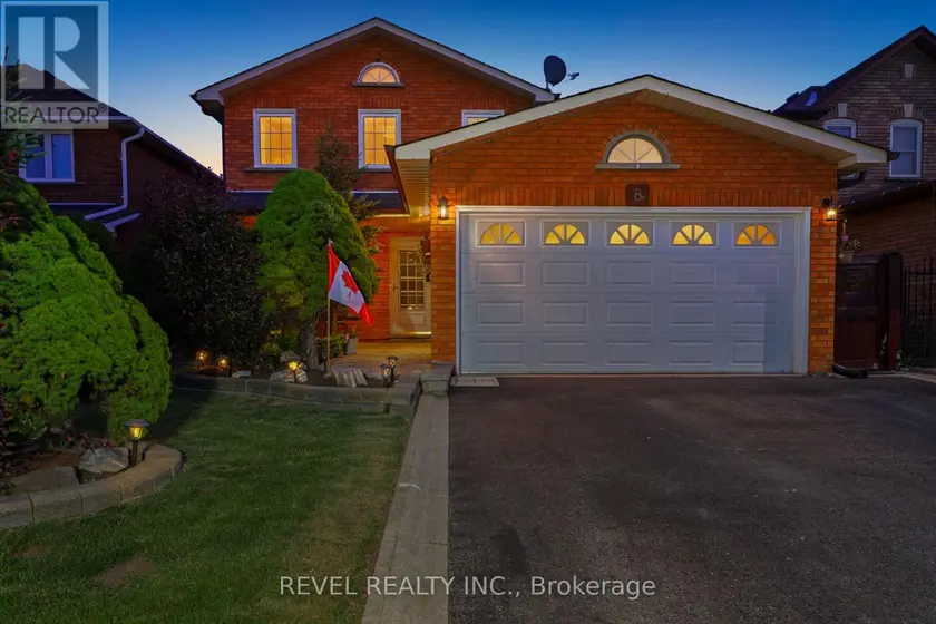Detached at 8 COCHRANE AVENUE, Brampton
