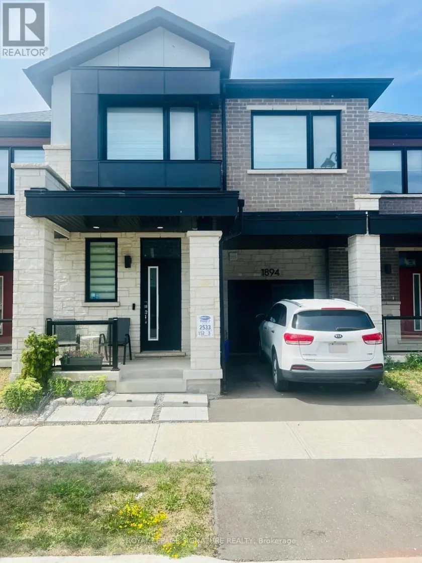 Townhouse at FURNISHED - 1894 THAMES CIRCLE, Milton