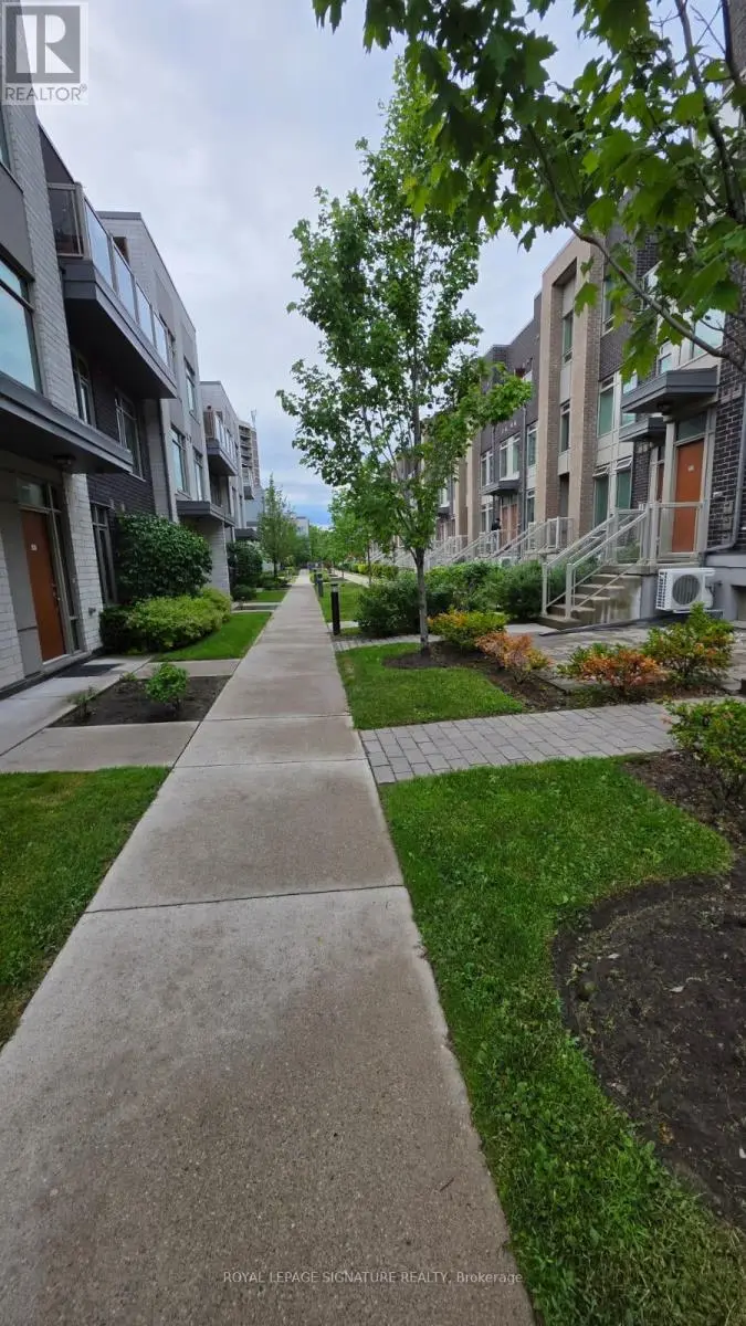 Townhouse at 120 - 11 APPLEWOOD LANE, Toronto