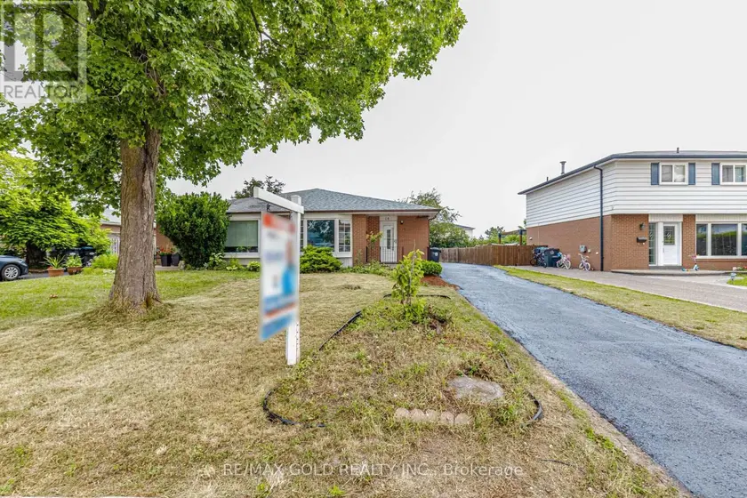 Semi-Detached/Link at 14 FLAMINGO CRESCENT, Brampton