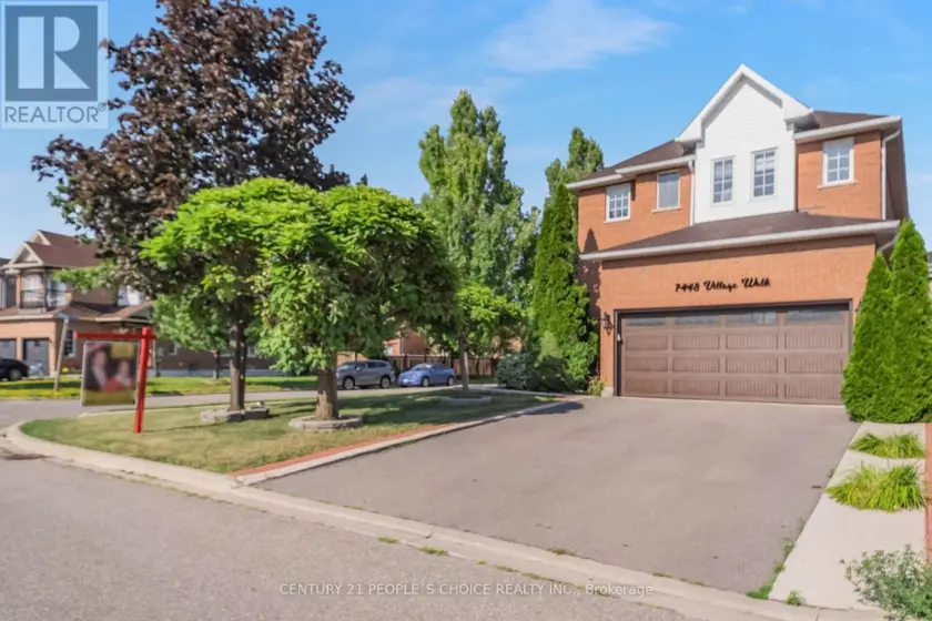 Detached at 7448 VILLAGE WALK, Mississauga