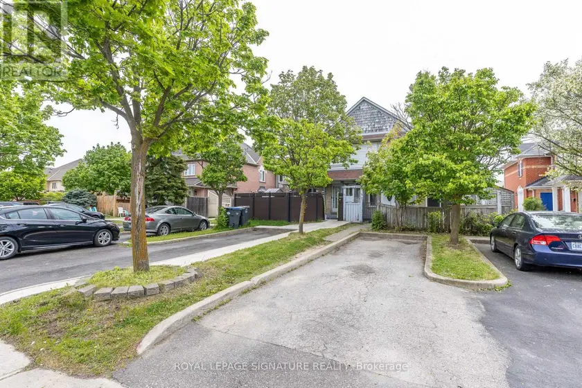 Townhouse at 60 BLUE SPRUCE STREET, Brampton