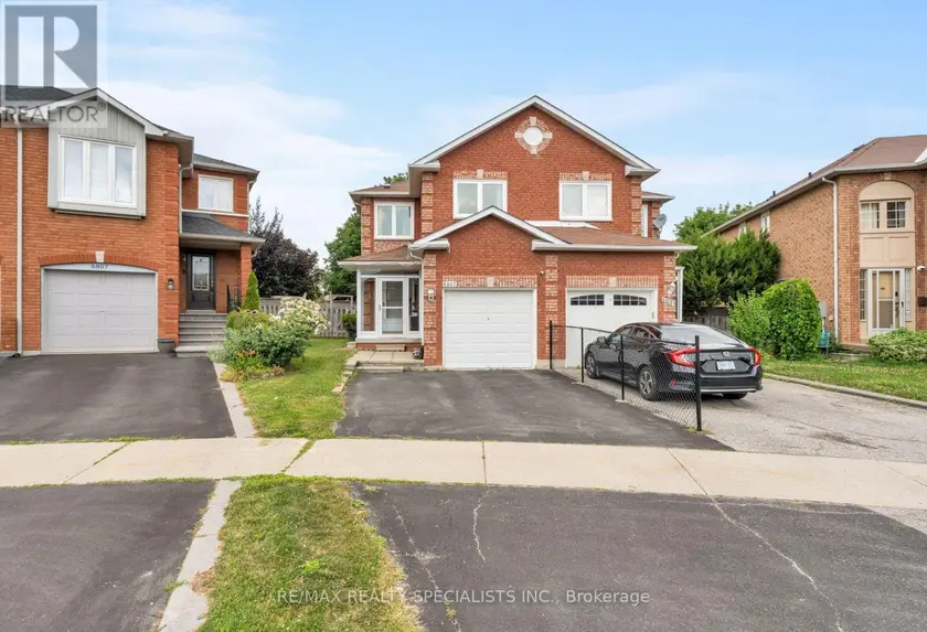 Semi-Detached/Link at 6803 BANSBRIDGE CRESCENT, Mississauga