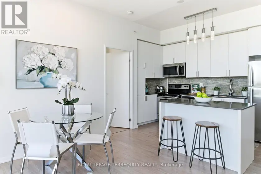 Apartment at 831 - 36 VIA BAGNATO BOULEVARD, Toronto