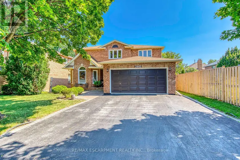 Detached at 2442 WYNTEN WAY, Oakville