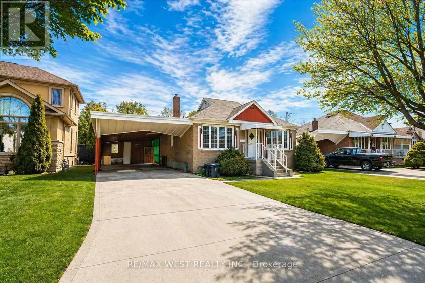 Detached at 7 HIGHLAND HILL, Toronto