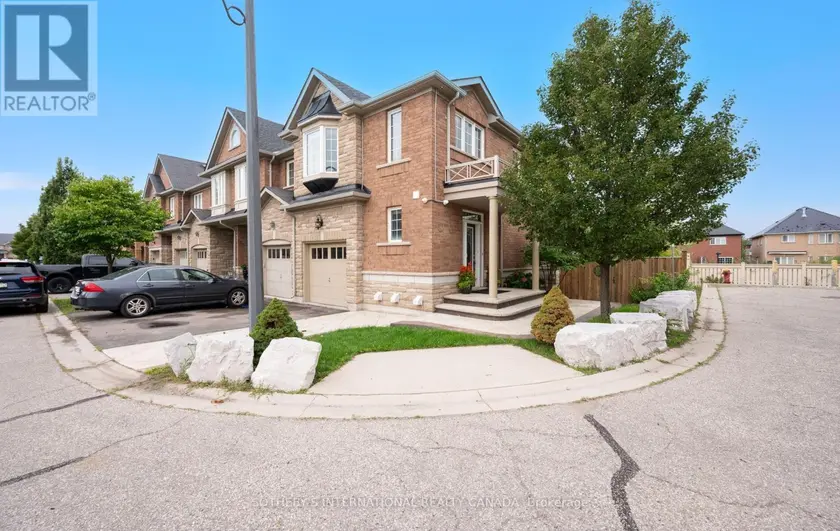 Townhouse at 21 - 745 FARMSTEAD DRIVE, Milton