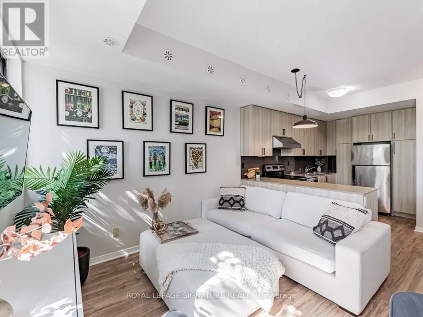 Townhouse at 60 - 68 WINSTON PARK BOULEVARD, Toronto