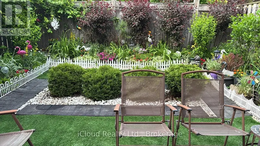 Semi-Detached/Link at 5661 VOLPE AVENUE, Mississauga