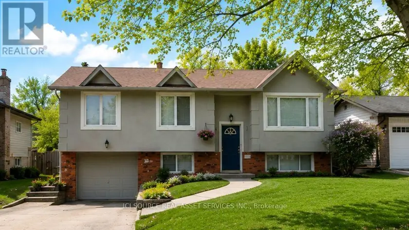 Detached at 699 CASTLEGUARD CRESCENT, Burlington