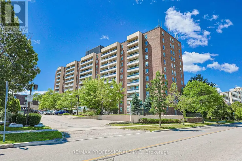 Apartment at 209 - 31 FOUR WINDS DRIVE, Toronto (York University Heights)