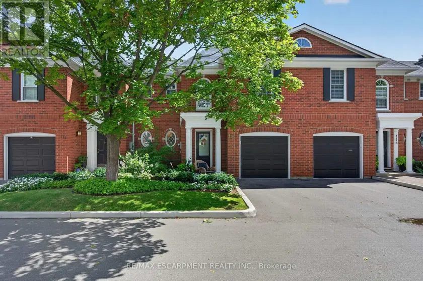 Townhouse at 112 FAIRWOOD PLACE W, Burlington