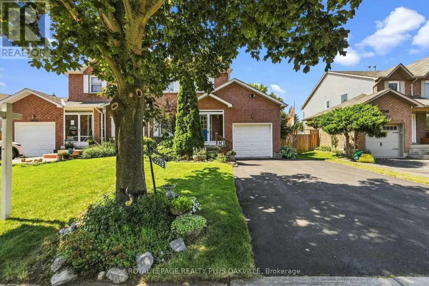 Semi-Detached/Link at 2238 MACLENNAN DRIVE, Oakville